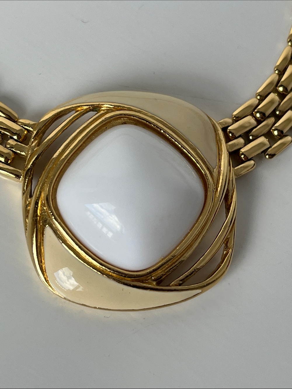 Vintage Trifari Gold Tone White faux Stone Statement Woven Chain Necklace Choker - Picture 8 of 11